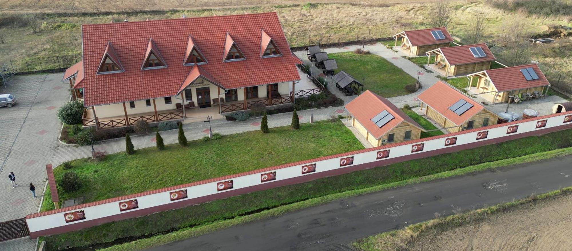 Tuzseri Palinka Tanya Exterior foto